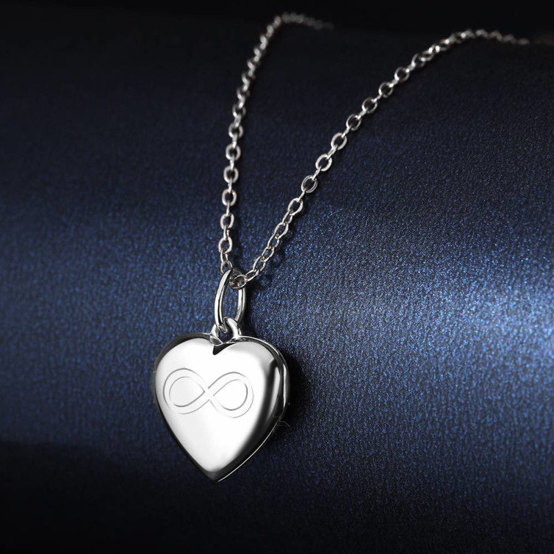 Personalized Photo Memory Pendant – Luxury Custom Jewelry